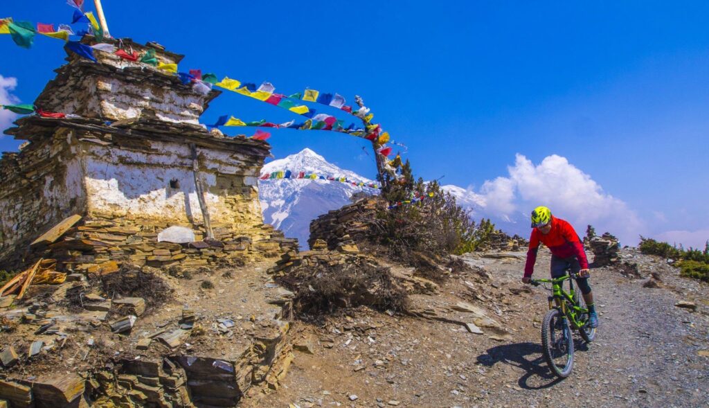 Freeriding below Mt Jomolhari