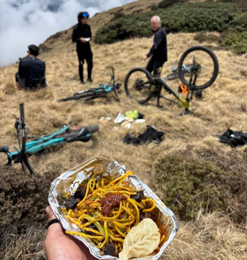 Bhutan Heli-Bike: picnic